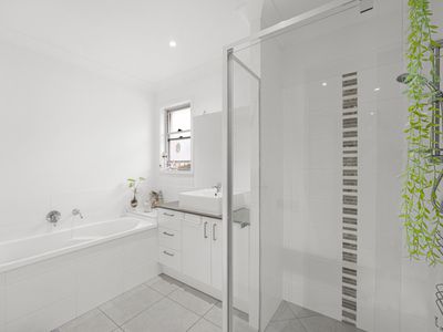 7 Ron Grant Lane, Caboolture South