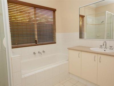 8 Snappy Gum Way, South Hedland