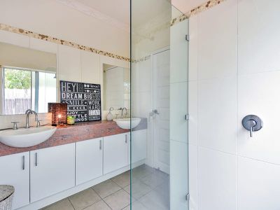 11 McLeod Close , Gunn