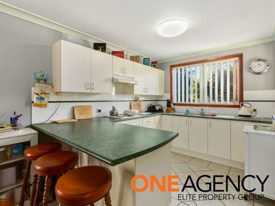 16 Dorothy Avenue, Basin View