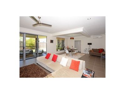 8 Dugong Avenue, Pialba