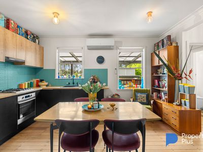 19 Mackenzie Street West, Golden Square