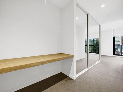 132 / 33 Quay Boulevard, Werribee South