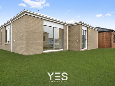21 Whitestrand Road, Clyde North