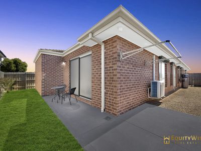 1 Generation Crescent, Mambourin
