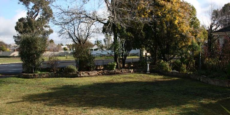 13 Bell Street, Euroa