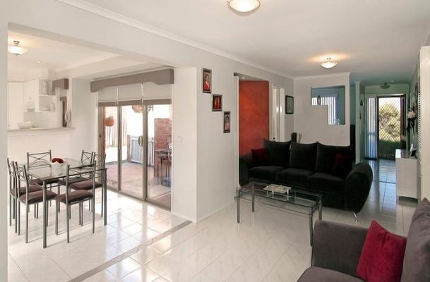8 Manningtree Parade, Craigieburn