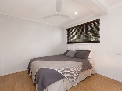 Room 1 / 188 Old Cleveland Road, Coorparoo