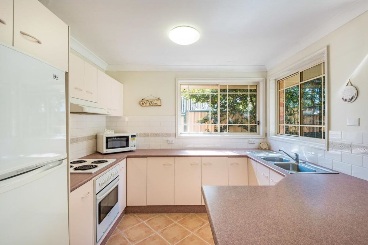 1 / 235 Avoca Drive, Green Point