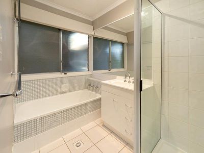 4 REX COURT, Wodonga