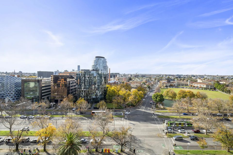 1324 / 572 St Kilda Road, Melbourne