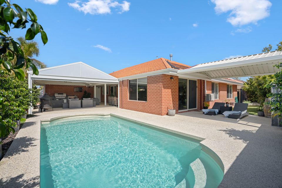 2 Anzio Court , Secret Harbour