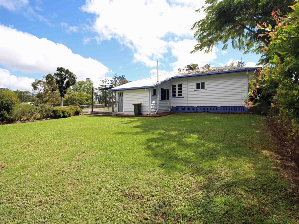 7 SEVERIN STREET, Tinaroo