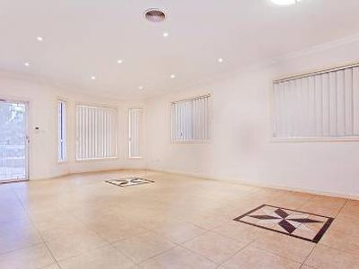 3 Larmar Place, West Hoxton