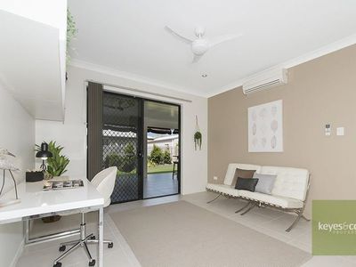 32 Ashmore Crescent, Burdell