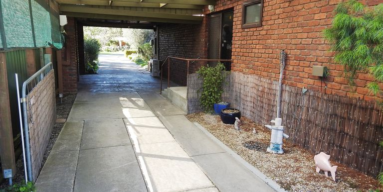 71 Tulip Street, Violet Town