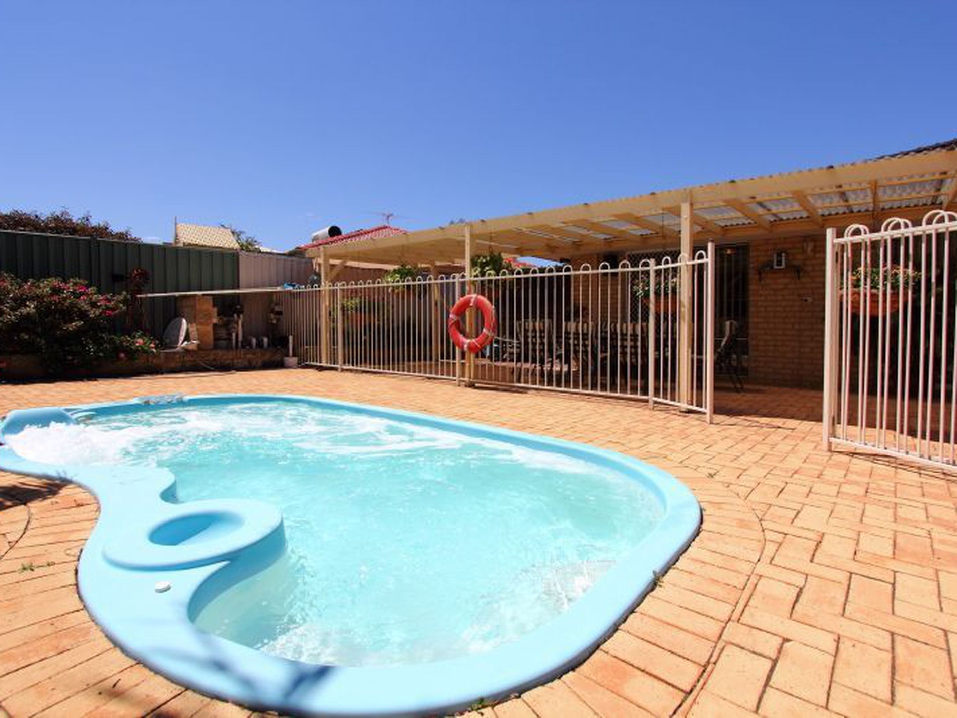 2 Klein Court, Winthrop