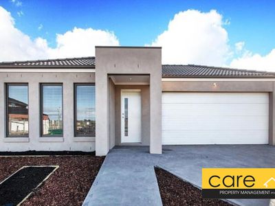 5 Waltzing Drive, Lynbrook