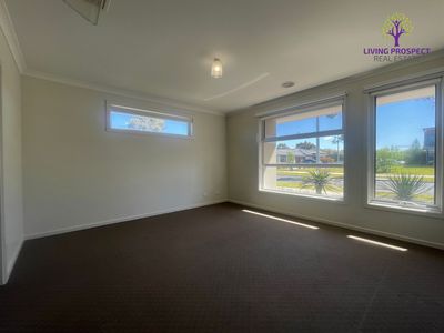 5 Treeve Parkway, Werribee