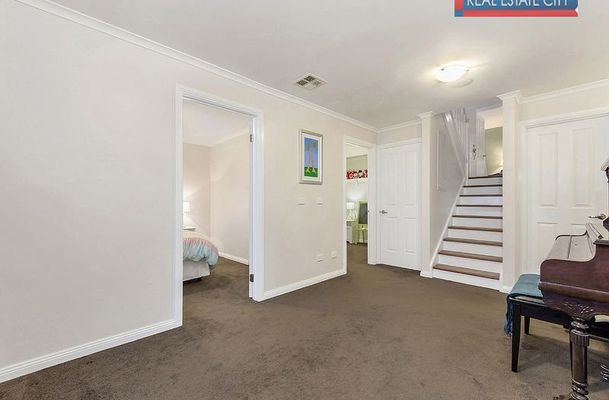 7 Crown Point, Craigieburn