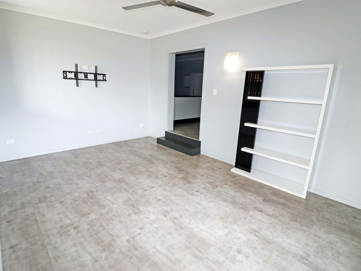 9B Rita Circuit, Atherton