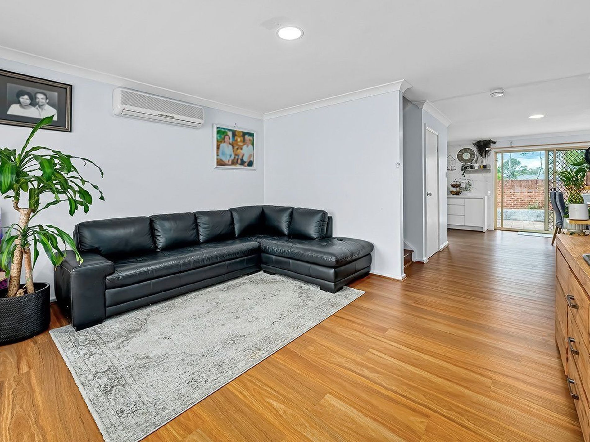 2 / 5 Corella Road, Green Valley