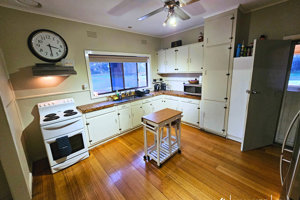 1503 Corop-Wanalta Road, Corop