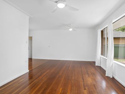 211 The Lakes Way, Forster