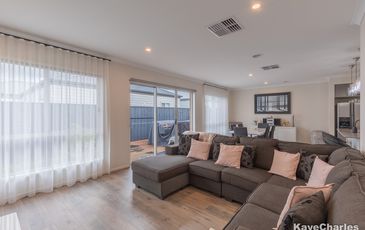 5 Leeson Street, Officer South