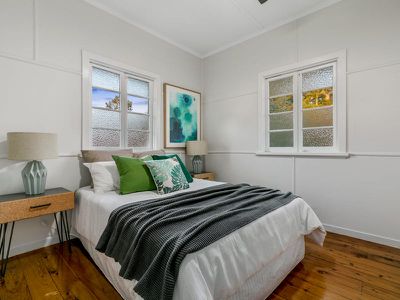 19 Hilltop Avenue, Annerley