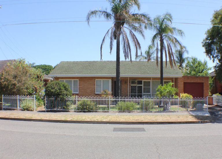 8 Swan Street, Brighton