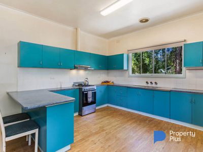 135 Calder Highway, Charlton