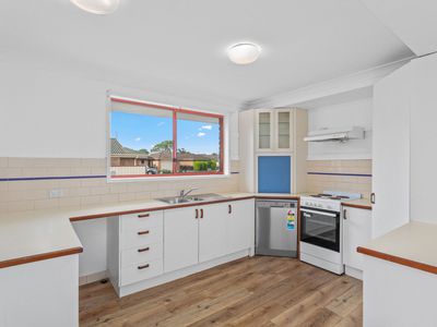 12 Smiths Close, Forster