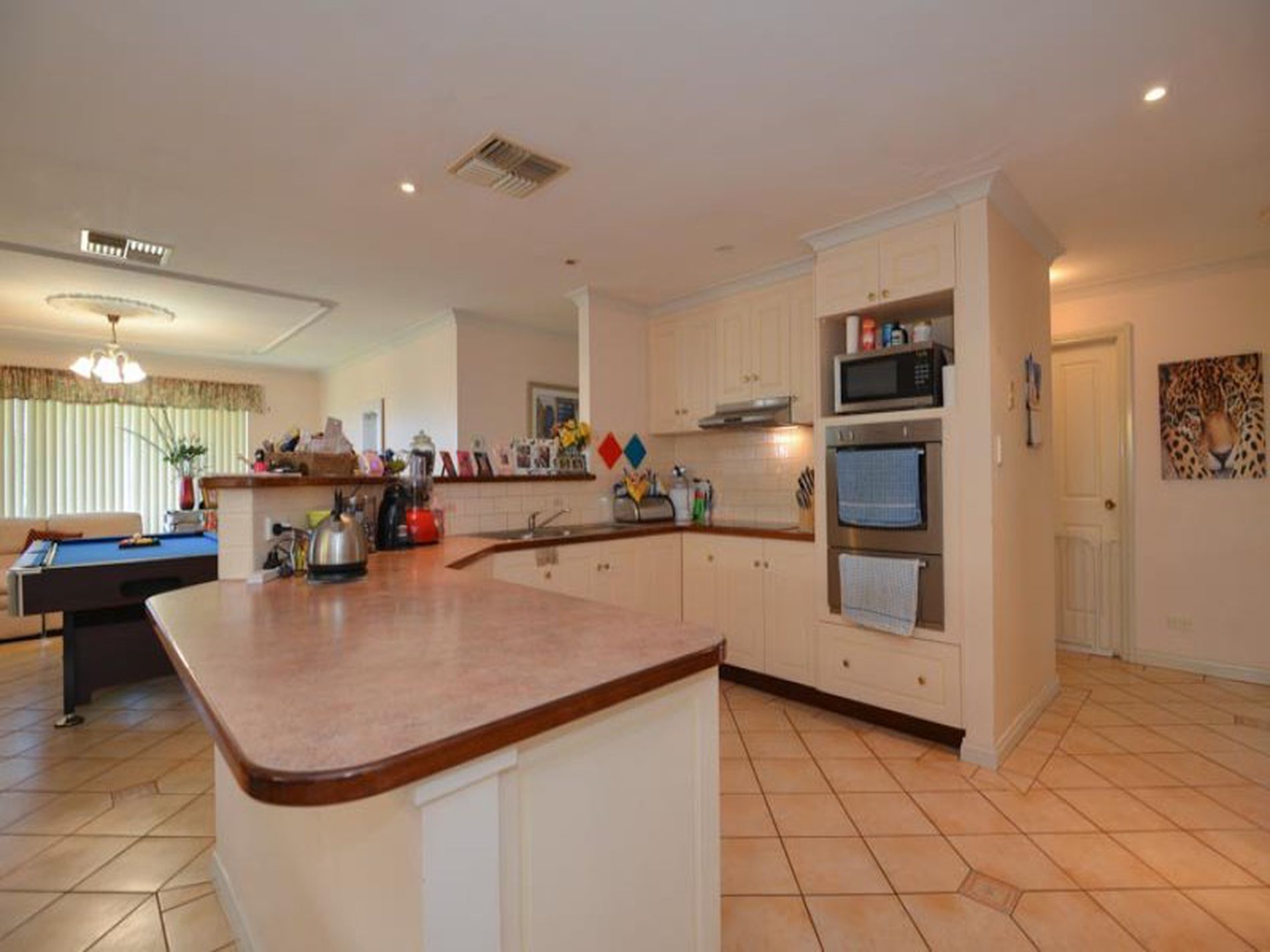 8 Seinor Street, Somerville