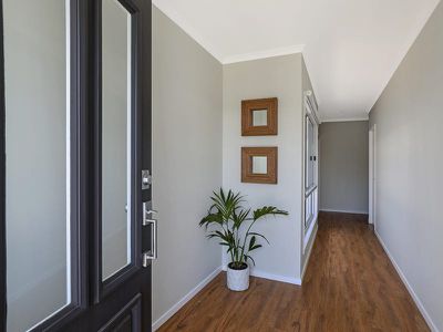 2 / 12 Grove Boulevard, Mooloolah Valley