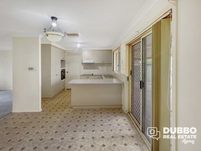 15B Kestrel Close, Dubbo