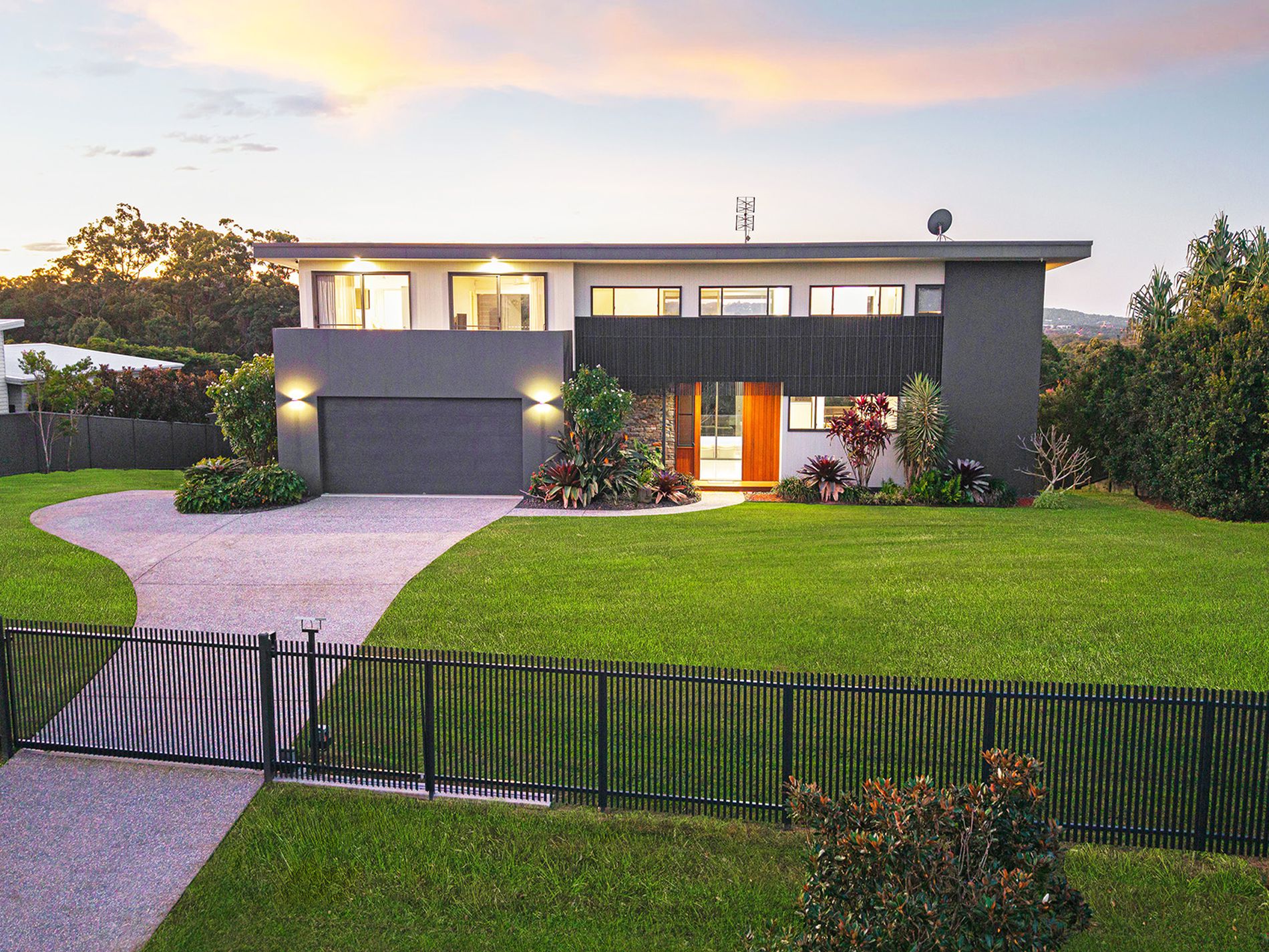 10 Kingfisher Crescent, Palmview