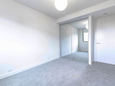 1205/20 Wardens Walk, Coburg