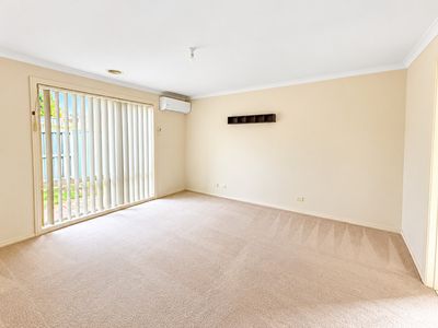 1 / 3 Enfield Avenue, Werribee