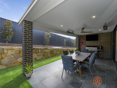 17 Alistair Knox Terrace, Taylor