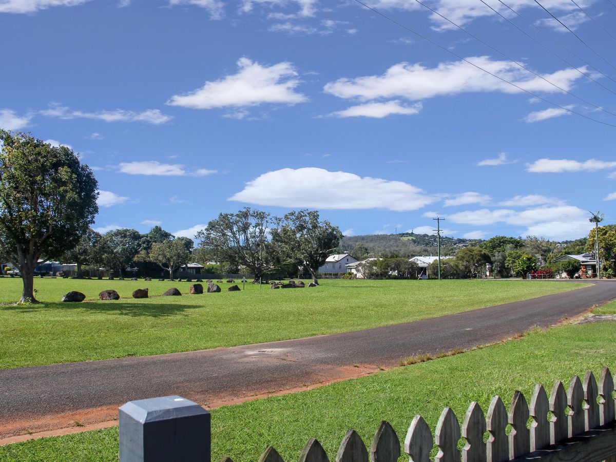 34 Solar Crescent, Atherton
