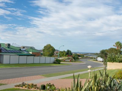 8 Foreshore Vista, Yanchep