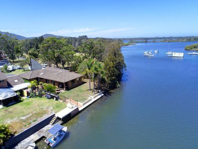 1 Sirius Key, Forster