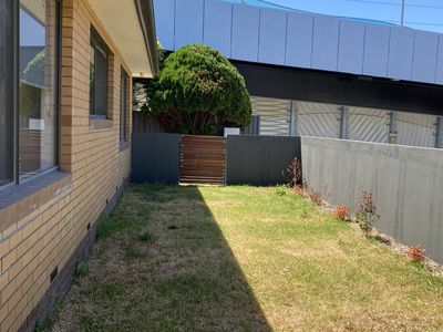1 / 4 Ferguson Street, Spotswood