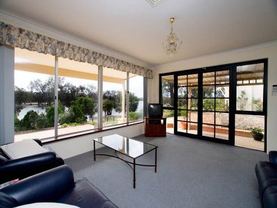 39 The Esplanade, Ascot