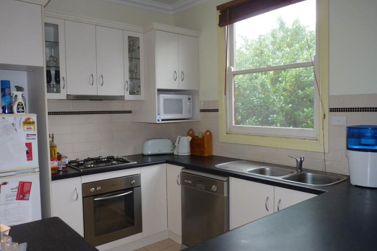 7 Bennett Rd, Horsham