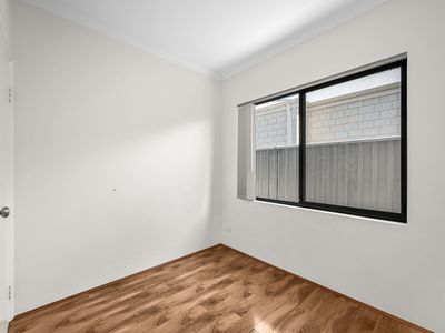 28 Mornington Crescent, Wandi