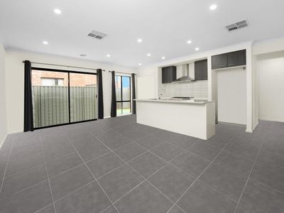 18 Nightfall Way, Tarneit