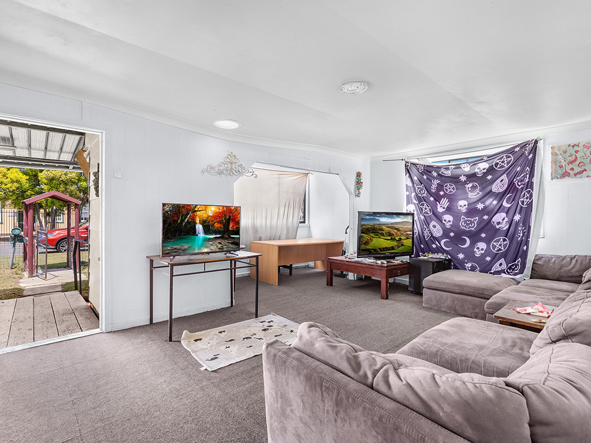 21 Sixth Street, Weston