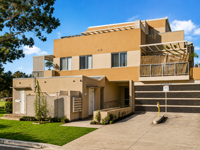 2 / 18 Paskin Street, Kingswood